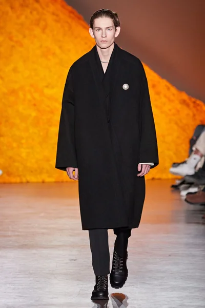 Look 13